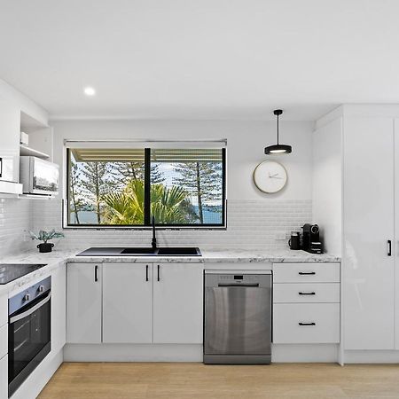 Beachside Views 2 Bedroom Apartment 물루라바 외부 사진