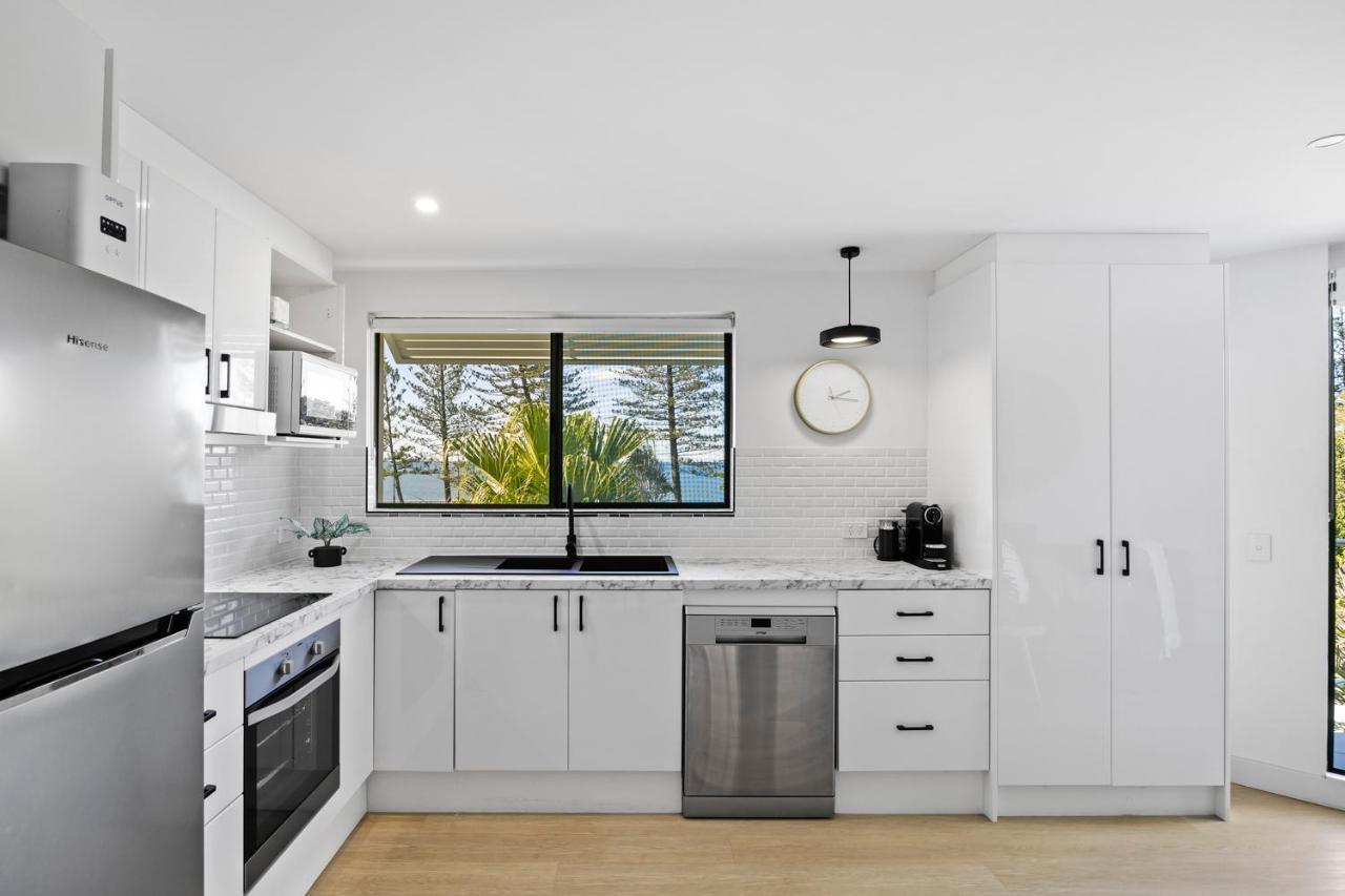 Beachside Views 2 Bedroom Apartment 물루라바 외부 사진